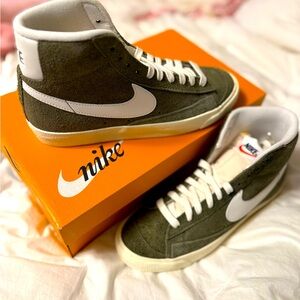 Nike Blazer Mid 77 Vintage Sneakers Olive Green